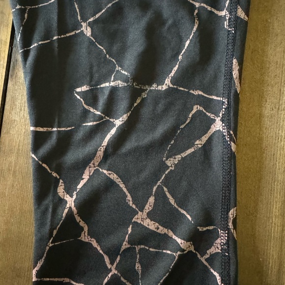 Avia charcoal gray printed crop leggings - Picture 3 of 8